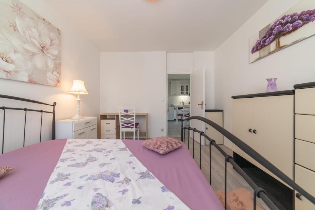 Strawberry Apartment สปลิท ภายนอก รูปภาพ