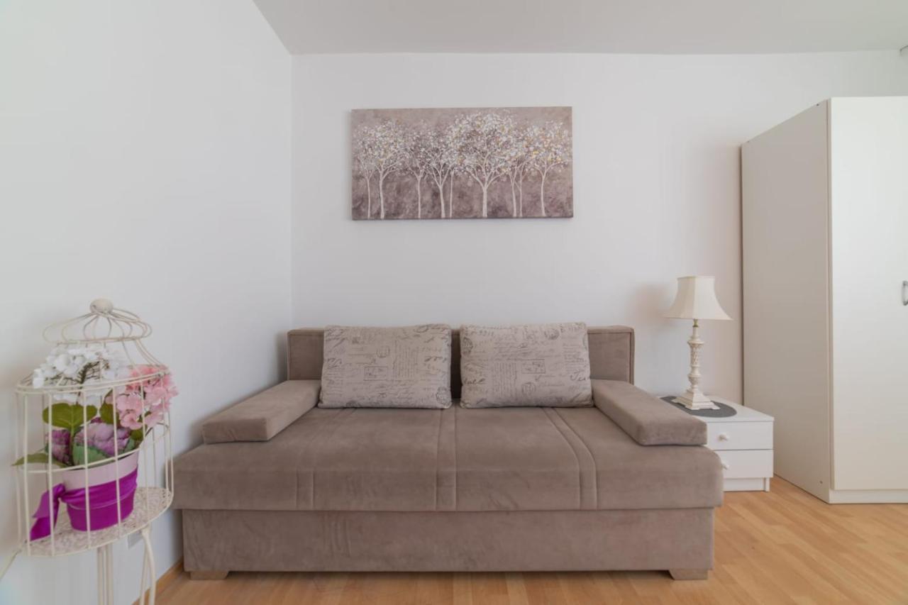 Strawberry Apartment สปลิท ภายนอก รูปภาพ
